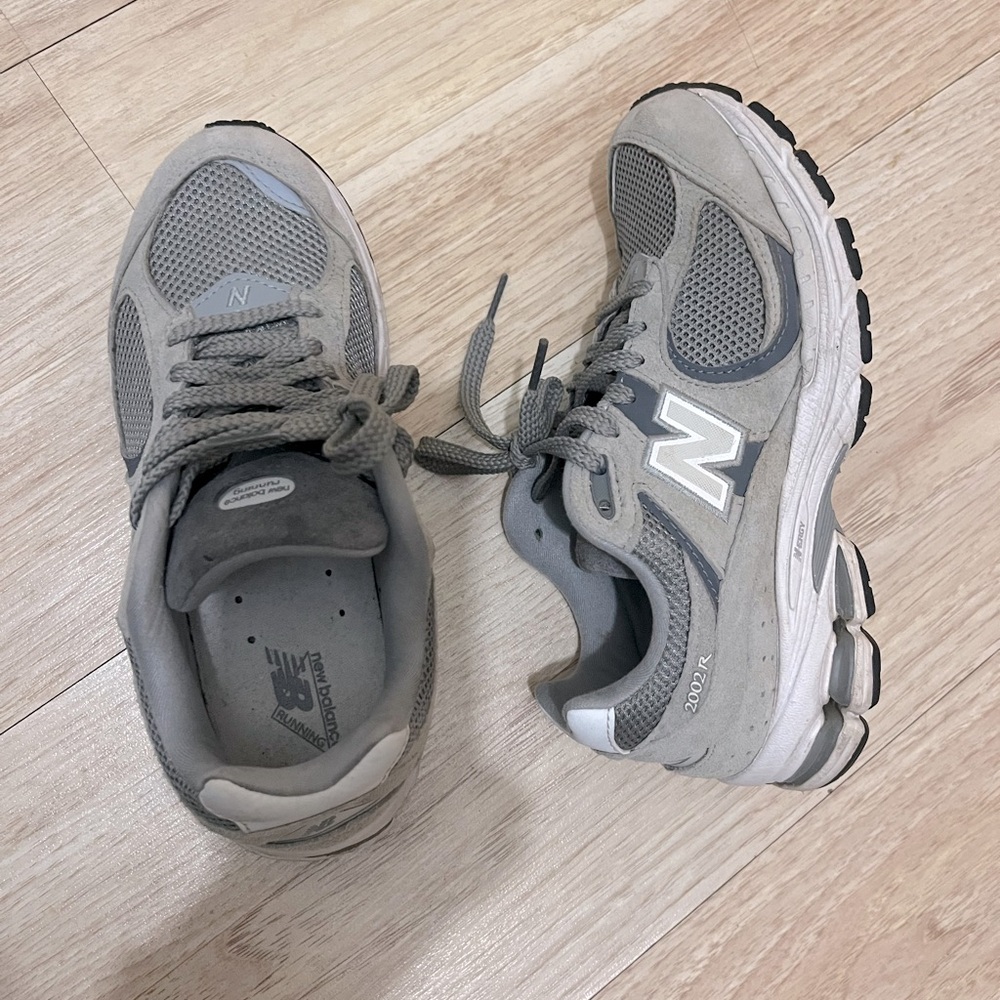 New Balance Gray 2002R - Picture 2 of 4